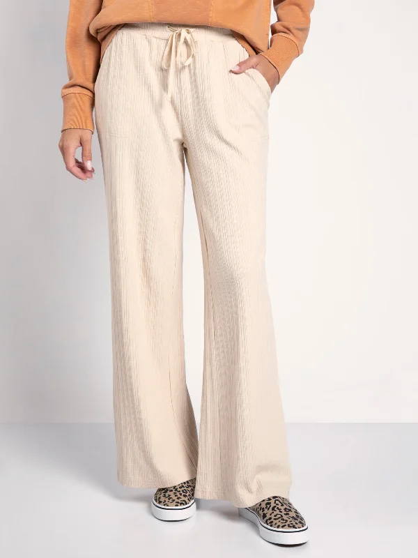 Women’s Trendy Outfits KAIRI PANTS