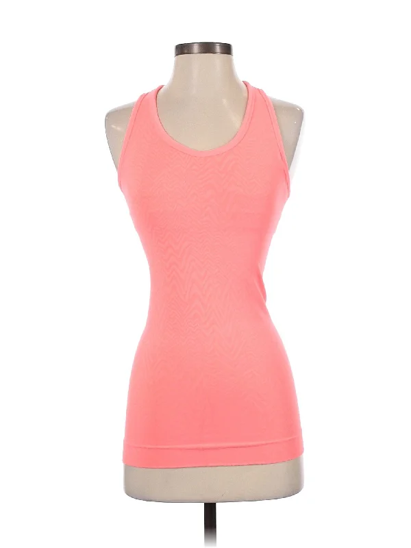 Dive Into Trendy Styles Tank Top