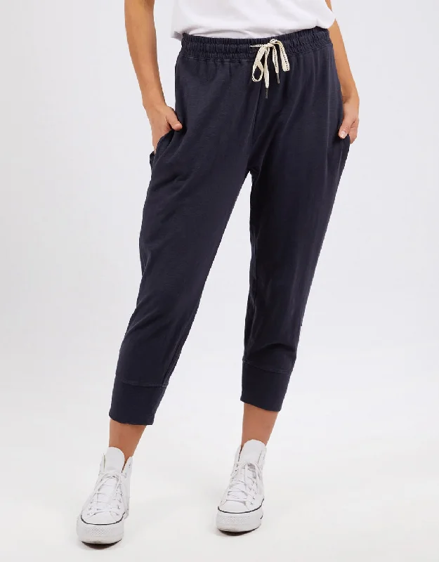 Discover Now 3/4 Brunch Pants - Navy